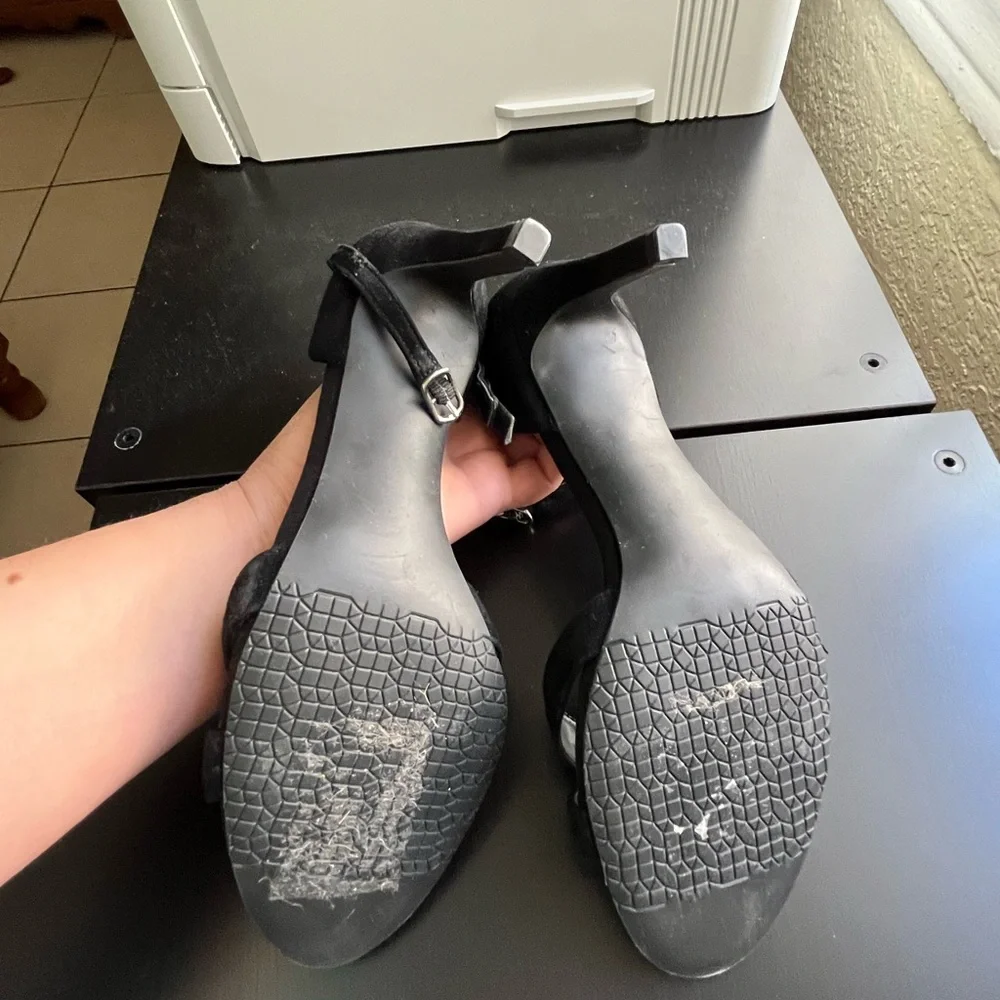 BP Laila Nordstrom cross strap black suede sandals, size 8